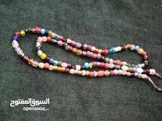  9 مسابح وعقود واطواق مشكله منوعه للبيع في اربد
