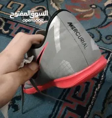  4 بوت كرة قدم نايكي مقاس 40 شبه جديد للبيع