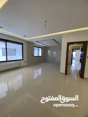  11 شقة طابق اخير مع روف دوبلكس للبيع من المالك مباشرة خلدا قرب اكادمية ساندس