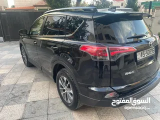  8 Toyota Rav 4 2018 XLE