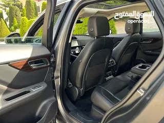  17 جاغوار اف بيس وارد وصيانة الوكالة 2019 Jaguar F-Pace AWD