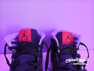  6 Nike Jordan 1’s Mid Particle Grey Gym Red (Price is negotiable/ يمكن التفاوض للسعر)