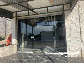  1 باب سكريت راكب ع صالون