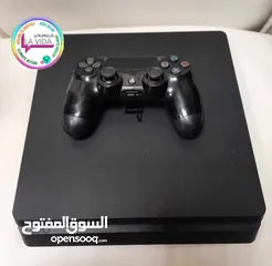  1 جهاز بلايستيشن 4 سلم بسعر ممتاز جدا استخدام خفيف الجهاز بحالة الوكالة اقرأ التفاصيل تحت