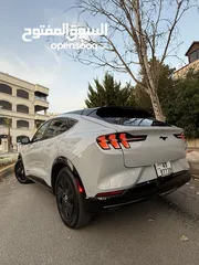  5 Ford Mustang Mach-e California route          98kwh ( بطارية كبيرة)