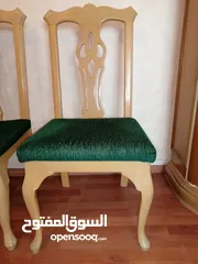  4 طاولة لون عنابي مع 4 كراسي خشب تفصيل
