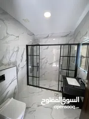  20 شقة ارضية مميزة جدا 185 متر داخلي و خارجي 200 متر مع كراج خاص و 3 مداخل للشقة