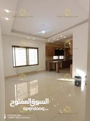  7 شقة فاخرة كأنها لم تسكن موقع مميز مع ترس ومدخل مستقل