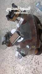  3 طقم كنب خشب ممتاز ولا يوجد فيه كسر ابدا وفرش جيد