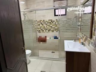  5 فيلا طابقين للبيع على دونم ارض