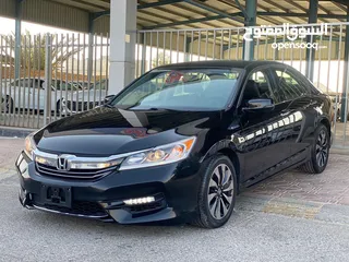  13 Honda Accord Hybrid clean title 2017 (حرة)