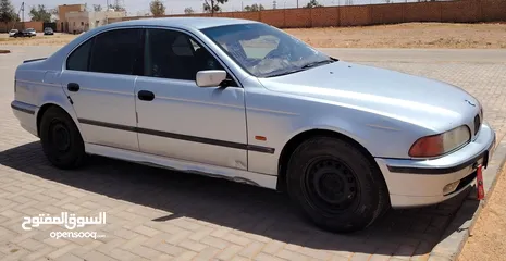  13 فنس واحد Bmw525 نضيفا