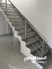  9 شقة طابق اخير مع روف/ مساحة 205م/ شفا بدران/ ترس واسع و مطل على شارعين/ صرف صحي واصل