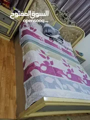  1 سرير مستعمل  مع مرتبة للبيع King size bed with mattress