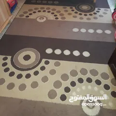  3 سجادة وموكيت لون بني وبيج بحالة نظيف جدا