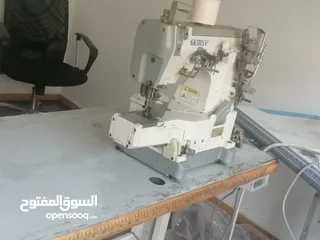  2 مكينة خياطه ودرزه وحبكا ومقص للبيع