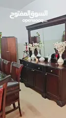  8 طاولة سفره مع بيرو بحاله ممتازه