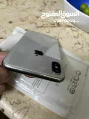  2 ايفون اكس  x ابيض بحالة ممتازه ،64 جيجاالبصمه تعمل ،كفاءه البطاريه 80