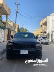  1 جيب كراند شيروكي توب بلاك 2019