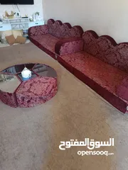  3 جلسه عربيه خمس فرشات ارتفاع 18 لون خمري بحاله ممتازه