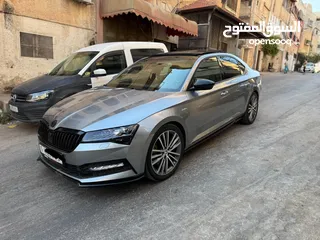  5 سكودا سوبيرب Lorraine Clement