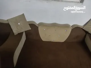  2 جلسه عربيه أضافه إلى مراكي عدد 5 إضافه  أضافه إلى بردايه إضافة إلى جسر زوايا عدد2 مساند عدد 5