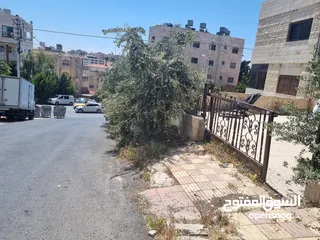  12 عمارة مكون من طابقين  العمارة على شارعين يوجد فيها مخازن للايجار وسوبر ماركت موقع مميز