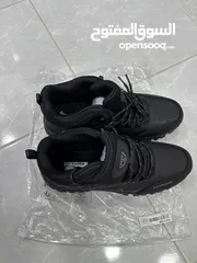  2 للبيع حذاء جديد مقاس 46 شبيه سفتي  for sale new shoes same safety