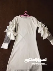  3 فستانين بحالة الوكالة