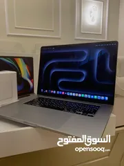  3 شاشة كبيرة جدا Macbook pro 16 inch  (شبه جديد مع كرتونة) شاحن جديد من ابل ومكفول بسعر مغري جدا
