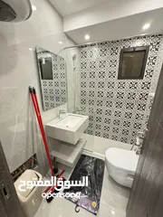  12 استوديو مفروش في شارع الجامعة موقع مميز خلف روان كيك مباشرة مقابل كلية الطب و الهندسة