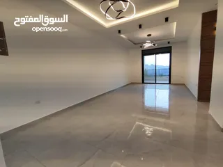  5 شقة فاخرة للبيع – الطيرة  امتداد شارع المطل