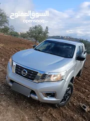  1 نيسان نفارا 2022اتومات 4x4  اصل برايفت   عداد 75000km اصلي  مفتا