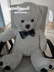  1 big teddy bear