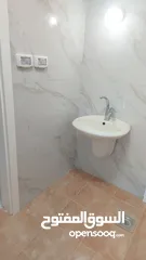  2 شقه للايجار في البيره / المصايف