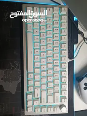  1 Glorious GMMK pro white Mechanical Gaming keyboard Kiwi switches