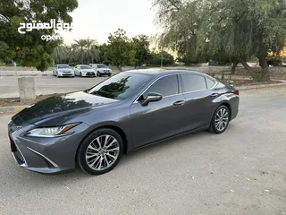  19 ‏نظيفة جدا جدا Lexus ES 350  2019