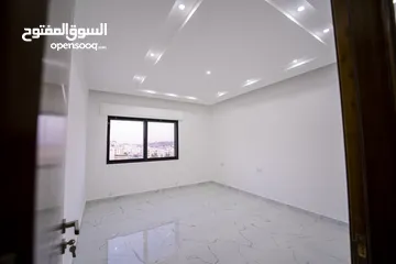  10 شقة طابق اول مساحة 200م في شفا بدران الكوم قرب سلاله مول