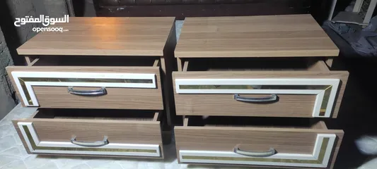  2 bed side tables