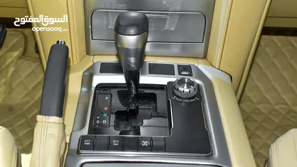  6 Toyota Land Cruiser V8 2016 GCC - with sunroof