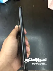  3 هاتف هواوي y6p نظيف ومافيه شي يجي معاه حامي للشاشه