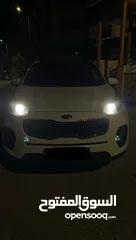  2 KIA SPORTAGE 2017 Pearly white