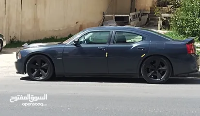  1 دوج تشارجر  2008 السياره  بحاله الوكاله والسياره ماشاءالله ممتازه جدا ومش ناقصها ولا اشي  ماتور 3500