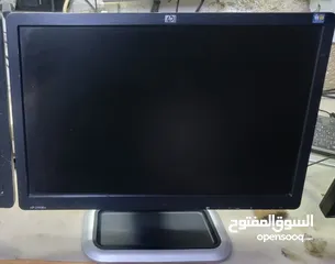  2 اجهزة كمبيوتر مع شاشات بسعر حرق