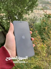  28 ايفون 12 برو ماكس 256 جيجا بطارية 80٪؜ مغير شاشة وكاميرا بصمة الوجه شغالة السعر 1000 شيكل.