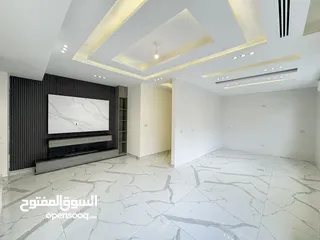  11 شقة بتشطيبات مميزه طابق ارضي مساحة 240م باجمل منطاق خلدا (مشروع 107)
