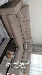  1 طقم كورنر مع خزانة مع 3 تخوت خشب لاتيه و فرن غاز4 روس و كيزر استخدام شهر مع غسالة اتومتيك خزانة مطبخ