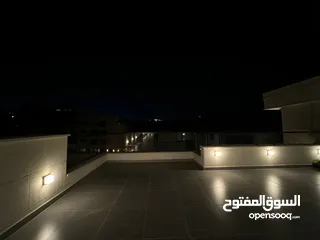  18 فرصة مميزة  أرضي مع حديقة وكراج – مساحات داخلية وخارجية واسعة.