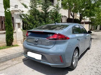  3 Hyundai Ioniq 2021