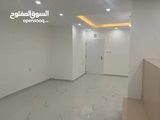  2 شقه فارغة للايجار في عين منجد لم تسكن من قبل
